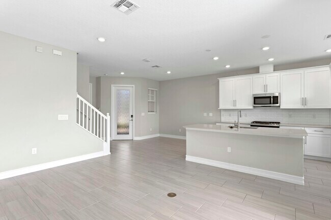 Building Photo - 4880 Isola Ct