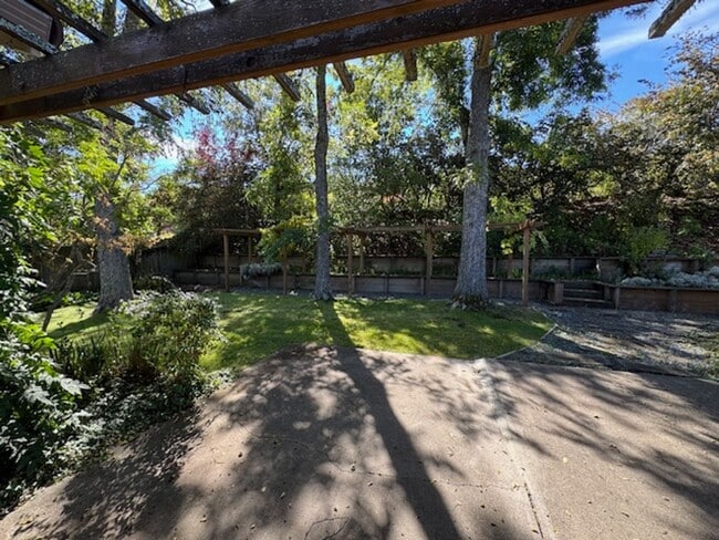 Building Photo - Wonderful single level home in Moraga-grea...