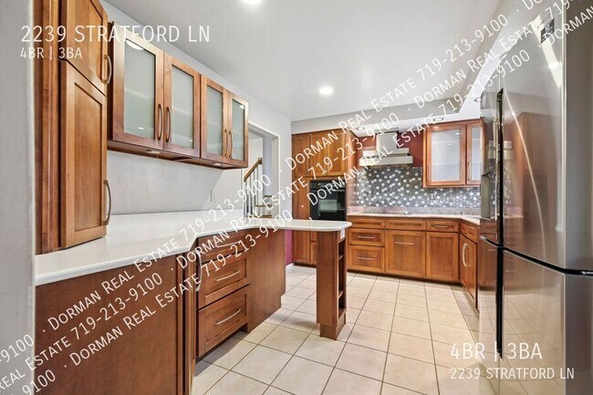 Building Photo - 2239 Stratford Ln