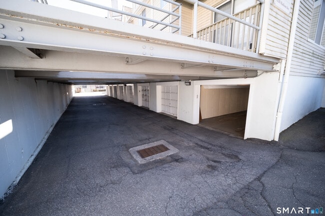 Building Photo - 3236 Madison Ave