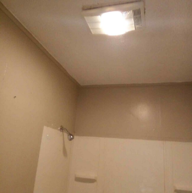 Building Photo - 110 Kenny Ln