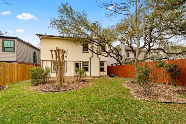 Building Photo - Beautiful North Austin Home