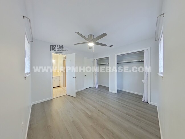 Building Photo - Move-In Ready! NEWLY RENOVATED 3/2 BEAUTY ...