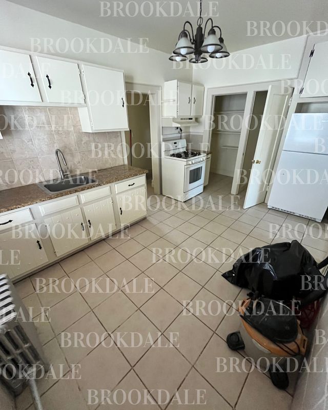 Building Photo - 157 Brookdale Ave