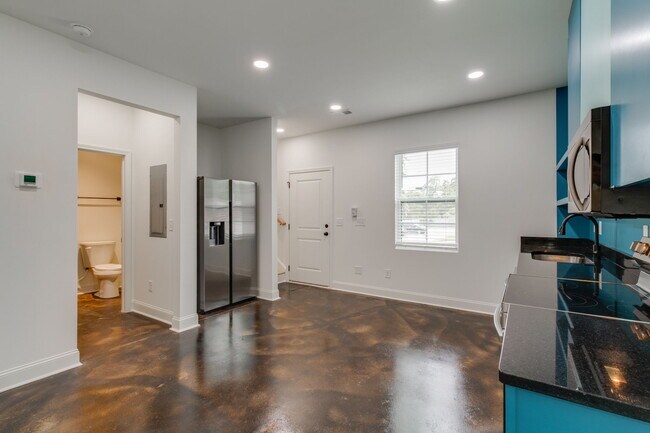 Building Photo - 1410 Barnwell St