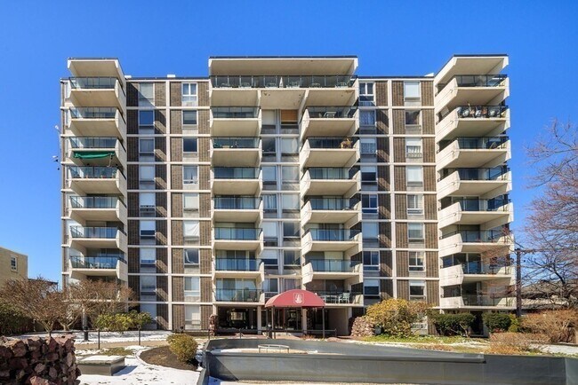 Building Photo - 60 Babcock St