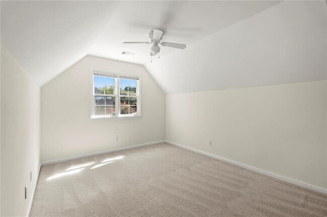Building Photo - 1440 Grovehurst Dr