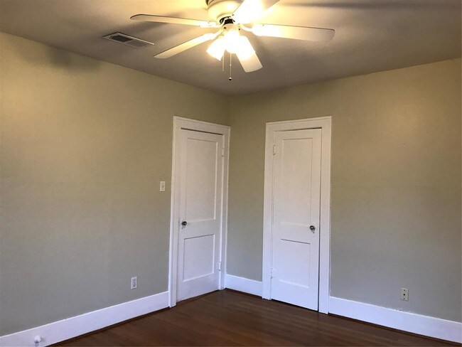 Building Photo - 1719 Dunlavy St