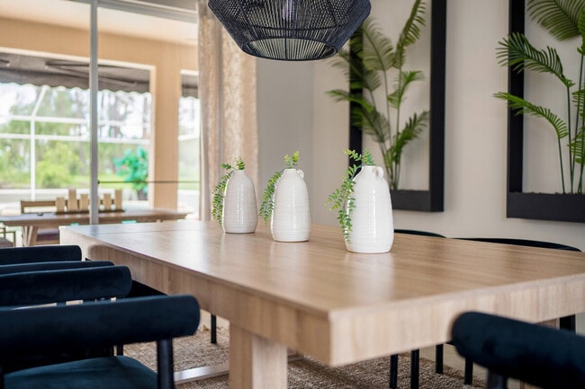 Building Photo - 412 N Hampton Dr