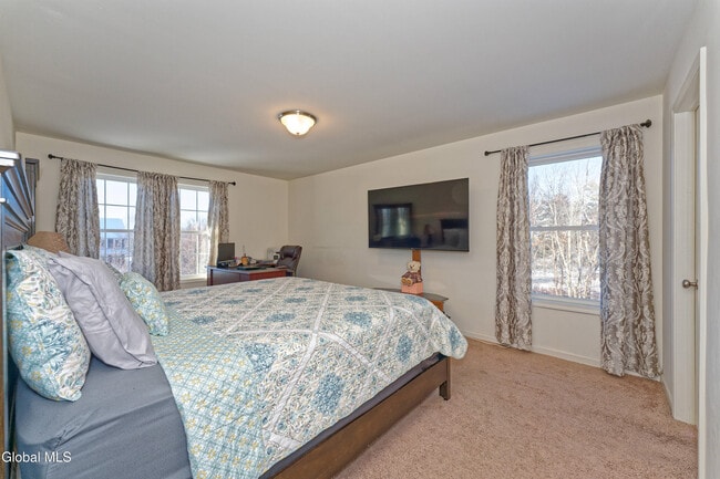 Building Photo - 1 Haywood Ln