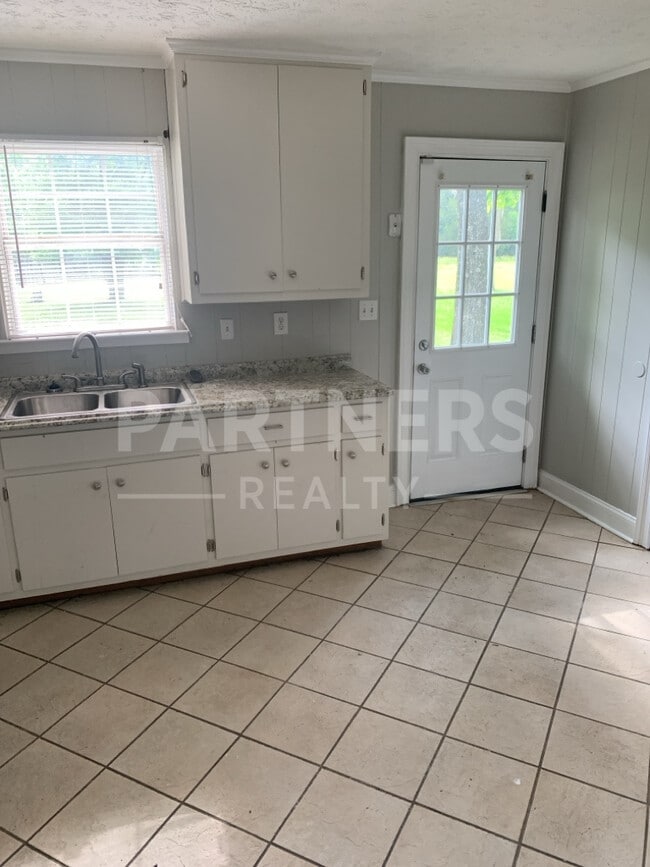 Building Photo - 3379 Brookwood