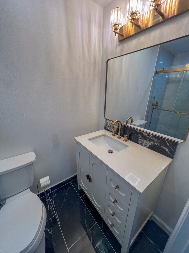 Building Photo - 4605 Orange St