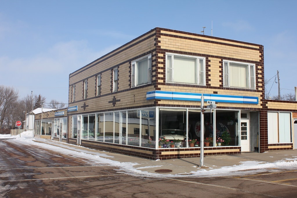 Building Photo - 201 Main St