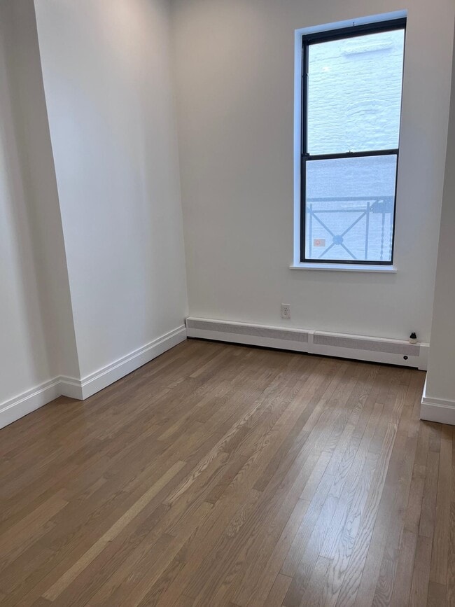 Building Photo - 259 12th St