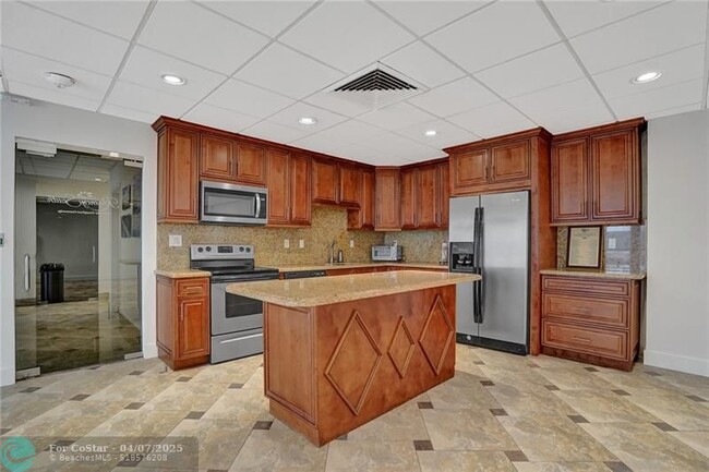 Building Photo - 3750 Galt Ocean Dr