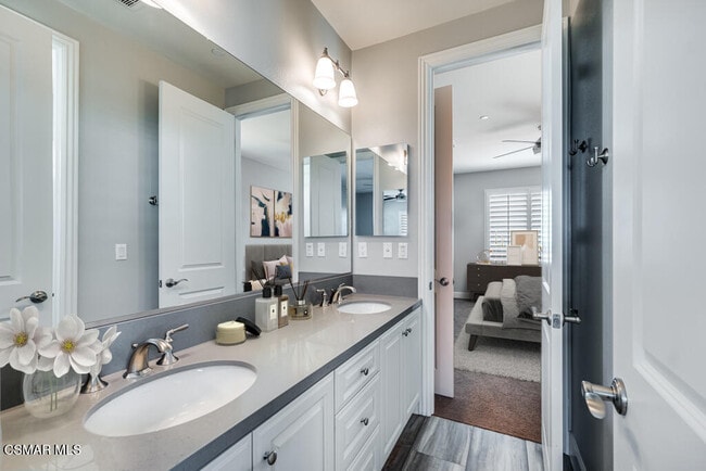 Building Photo - 7377 Woods Ct