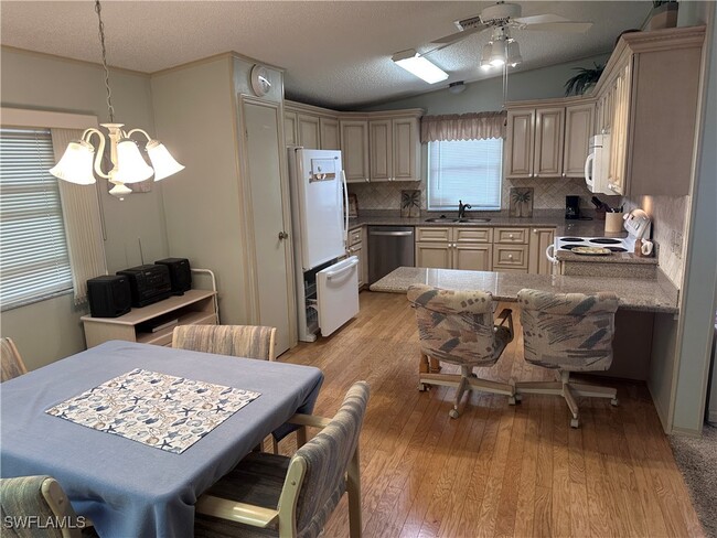 Building Photo - 26416 Raleigh Dr