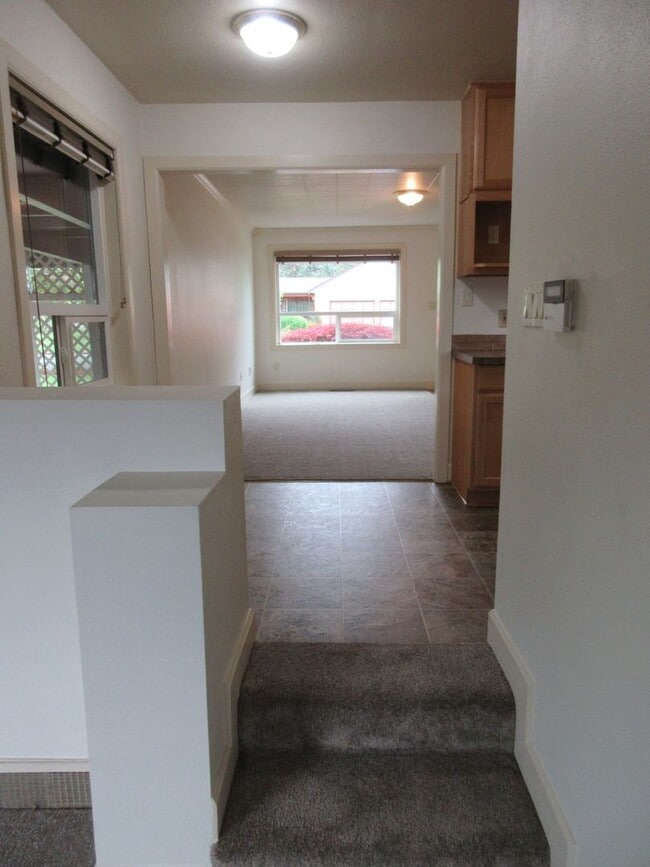 Building Photo - Three Bedroom Home in Keizer on corner lot