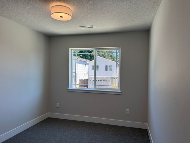 Building Photo - 9702 NE 29th Ave