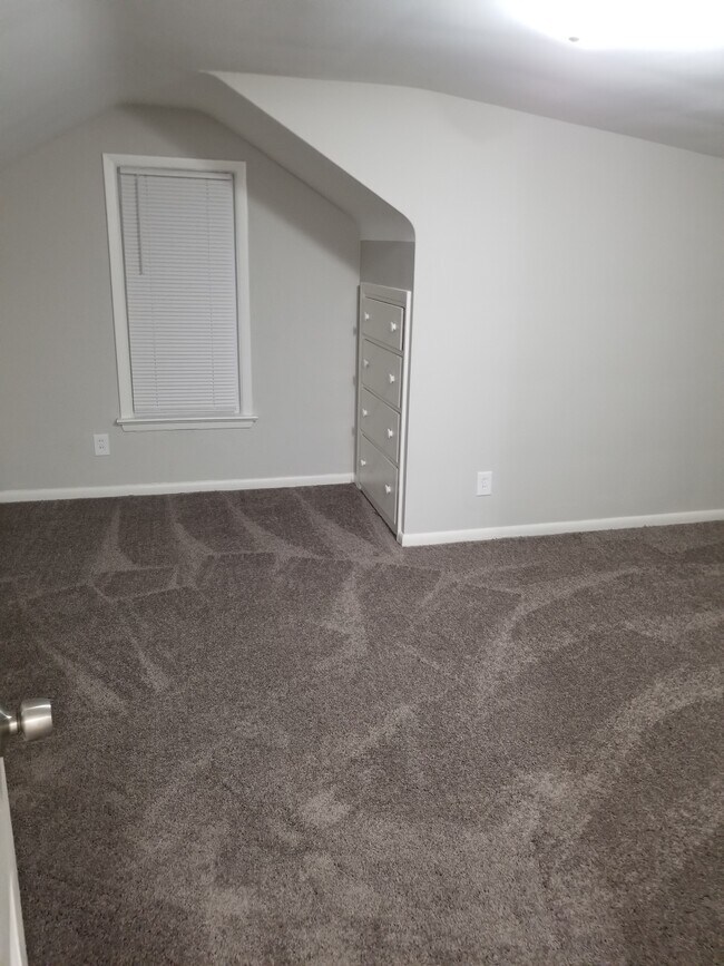 Building Photo - 1695 Donwell Dr