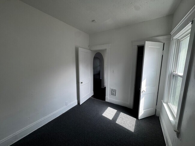 Building Photo - 880 Stevenson Rd