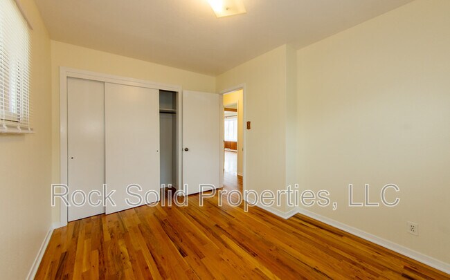 Building Photo - 1031 Madison Ave