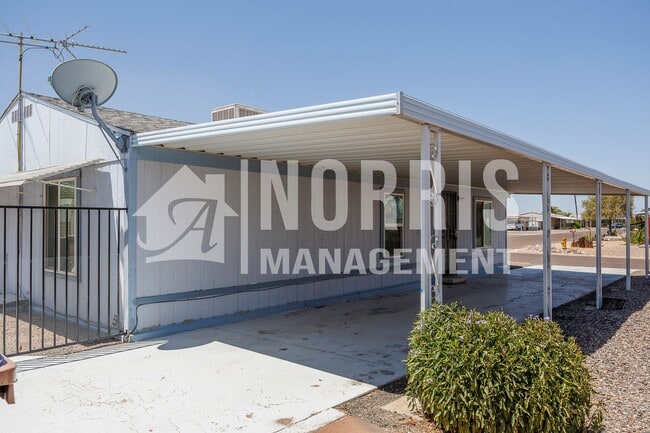 Building Photo - Great Location, Great Home with all Applia...