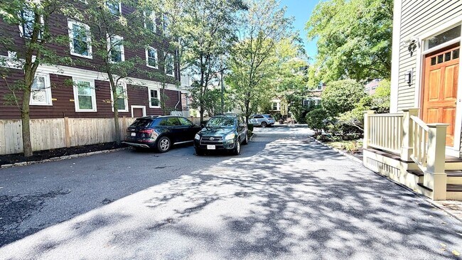 Building Photo - 1458 Cambridge St