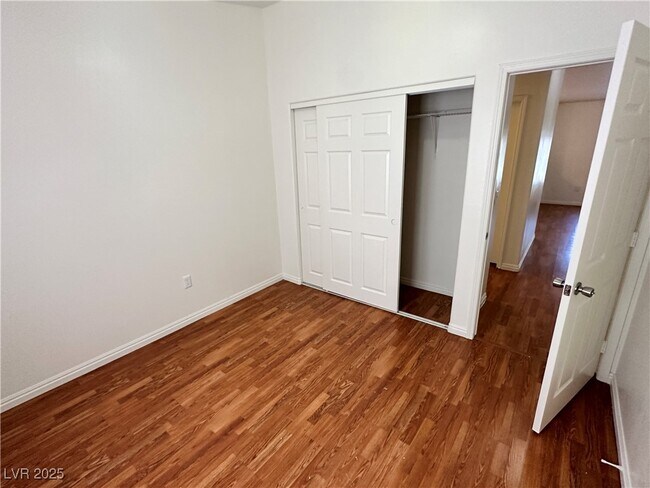 Building Photo - 5290 Panguitch Dr