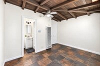 Building Photo - 312 Avenida Del Mar