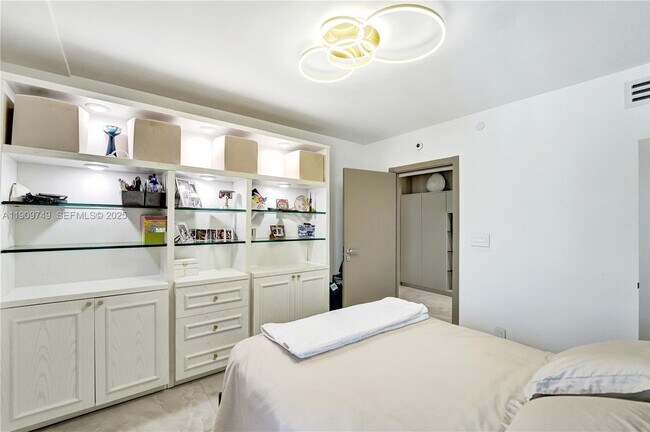 Building Photo - 19667 Turnberry Way