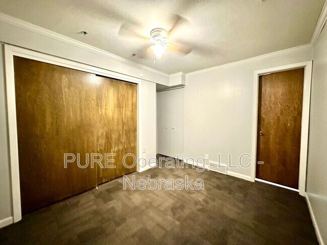 Building Photo - 20215 Pinkney St