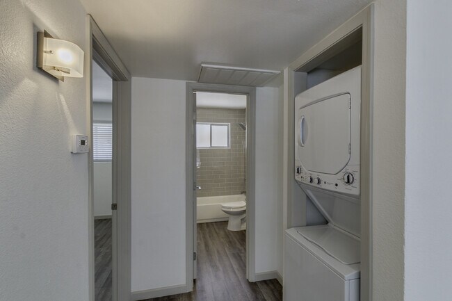 Building Photo - $0 First Month Rent! Remodeled 2 Bed Casita w/ Private Patio, W/D & Pool