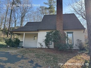 Building Photo - 4 bed/2 bath single family home (available...