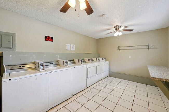 Building Photo - 1400 NE 54th St