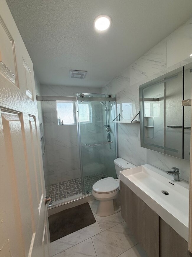 Building Photo - Beautiful Fremont Home for Rent – Prime Location