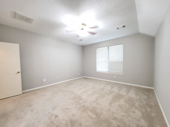 Building Photo - 20402 Westfield Pkwy Dr