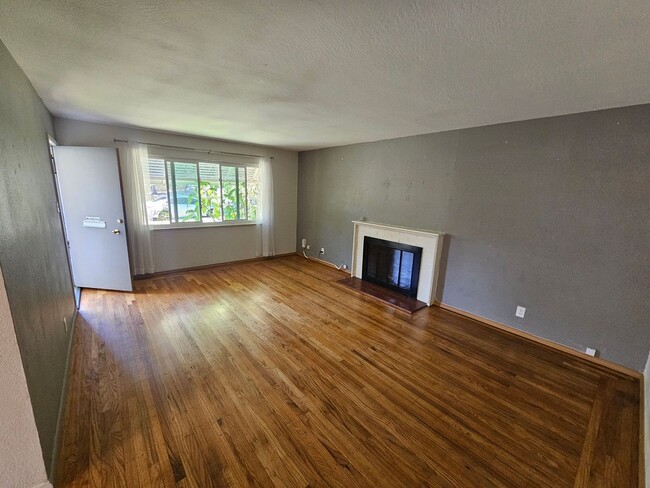 Building Photo - Charming Castro Valley Retreat with 2-Car ...