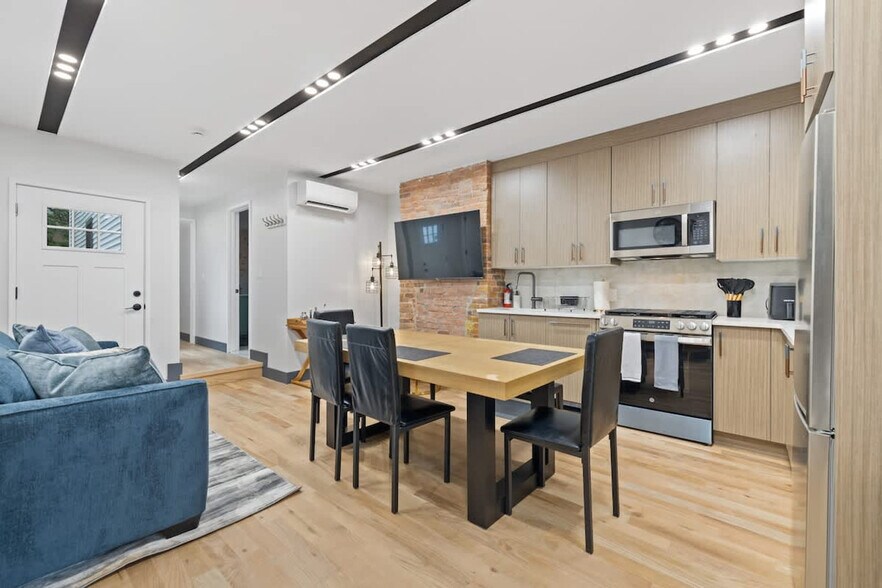 Building Photo - 115 Franklin St