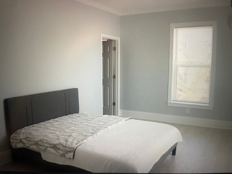 Building Photo - 133 Williams St