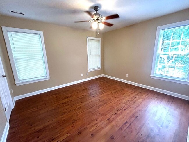 Building Photo - PERR319