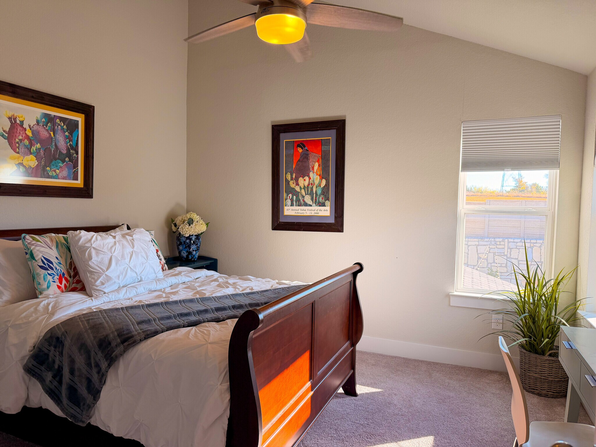 Guest room 2 - 11001 Charger Way