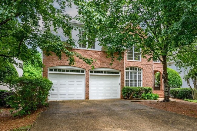 Building Photo - 1034 St James Crossing