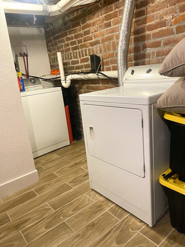 Building Photo - 3009 California St