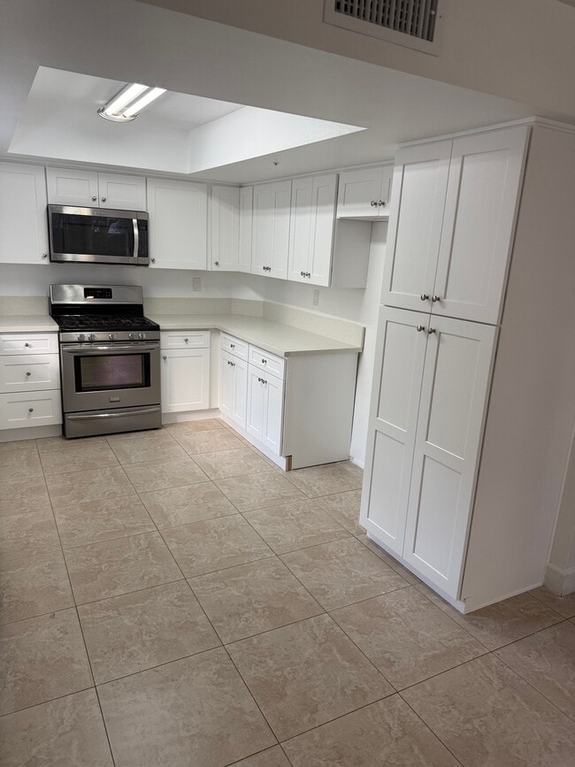 Building Photo - 15116 Providence Ln