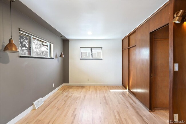 Building Photo - "Spacious 5-Bedroom Gem with 3 Full Baths in Arvada"