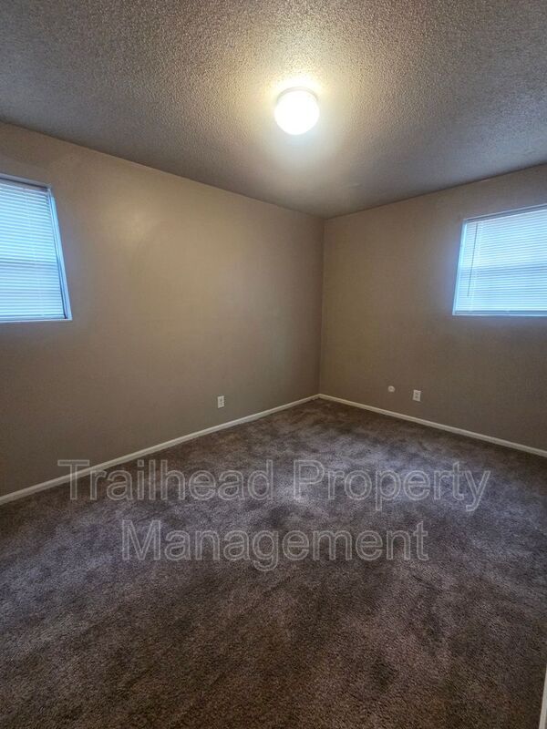 Building Photo - 13121 6 St