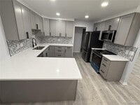 Building Photo - 2203 S Holly St