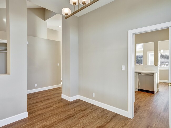 Building Photo - 1101 Rock Creek Way