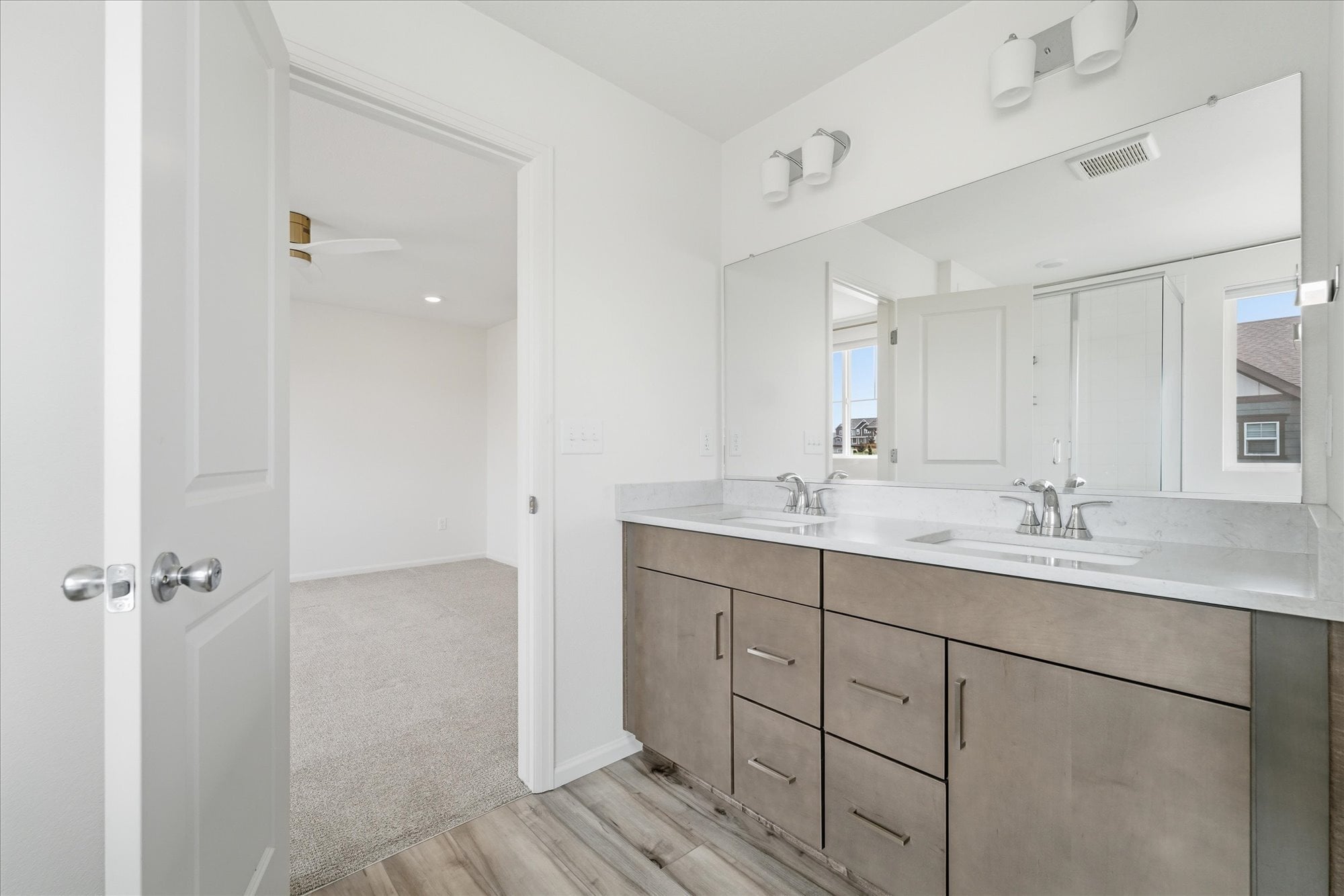 Building Photo - 14136 Blue Heart Ct